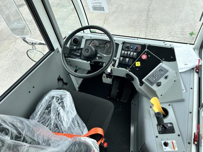 2027 Autocar ACTT42-15