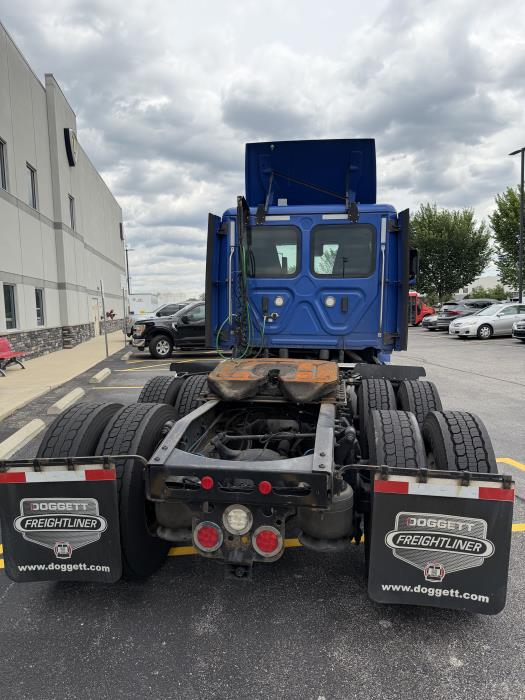 2022 Freightliner Cascadia-3