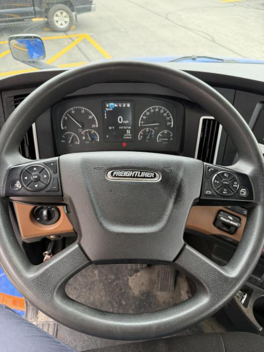 2022 Freightliner Cascadia-10