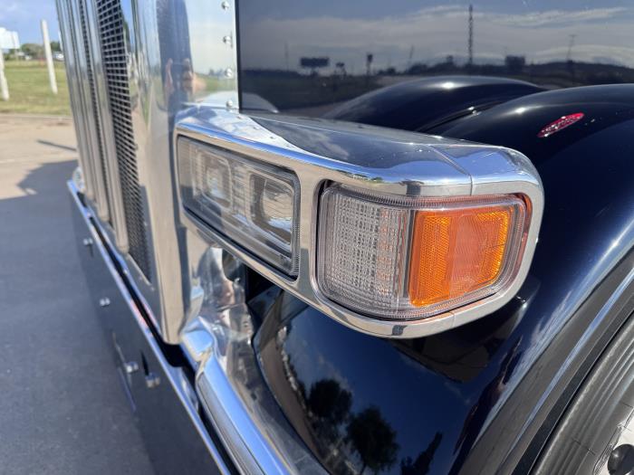 2027 Peterbilt 589-10