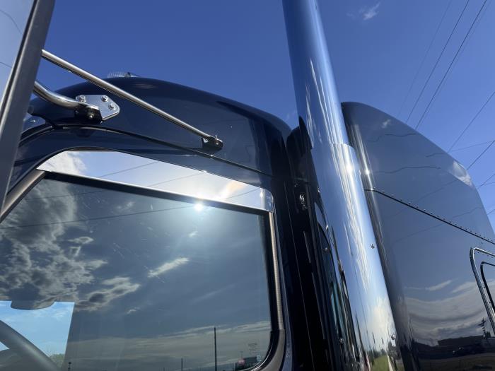 2027 Peterbilt 589-13