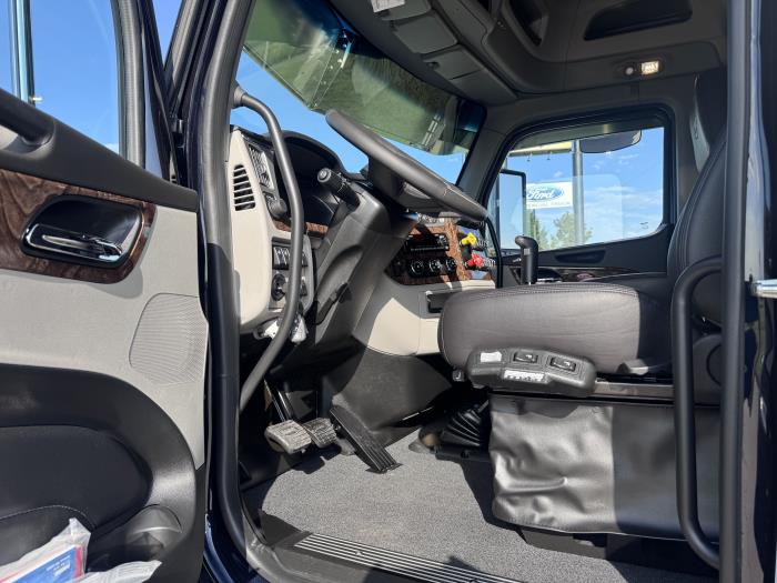 2027 Peterbilt 589-15