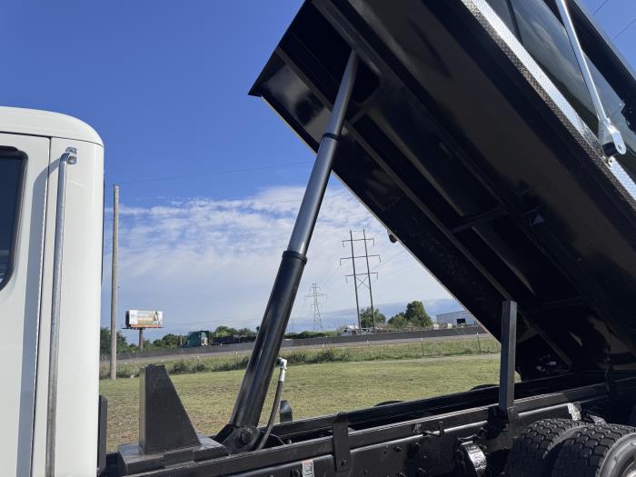 2027 Peterbilt 548-17