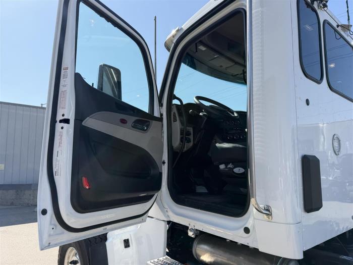 2027 Peterbilt 567-14