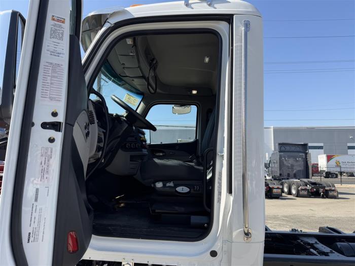 2027 Peterbilt 567-15