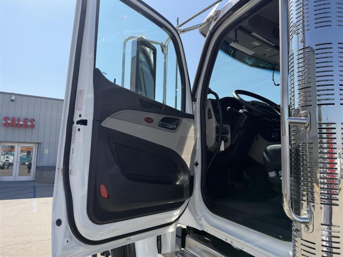 2027 Peterbilt 589-15