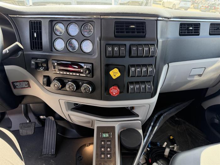 2027 Peterbilt 589-21