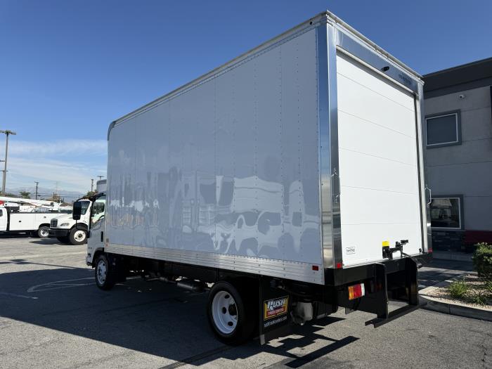 2025 Isuzu NRR-2