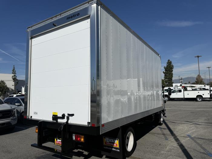 2025 Isuzu NRR-4