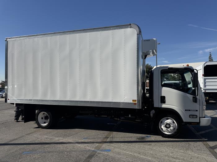 2025 Isuzu NRR-5