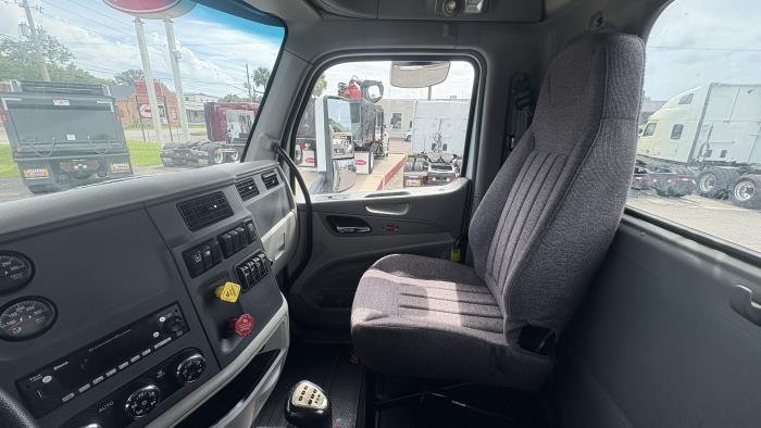 2022 Peterbilt 567-10