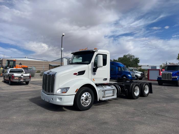 2022 Peterbilt 579-0