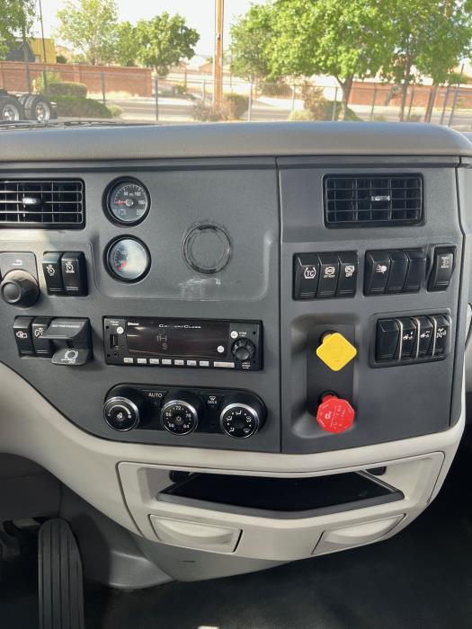 2022 Peterbilt 579-11