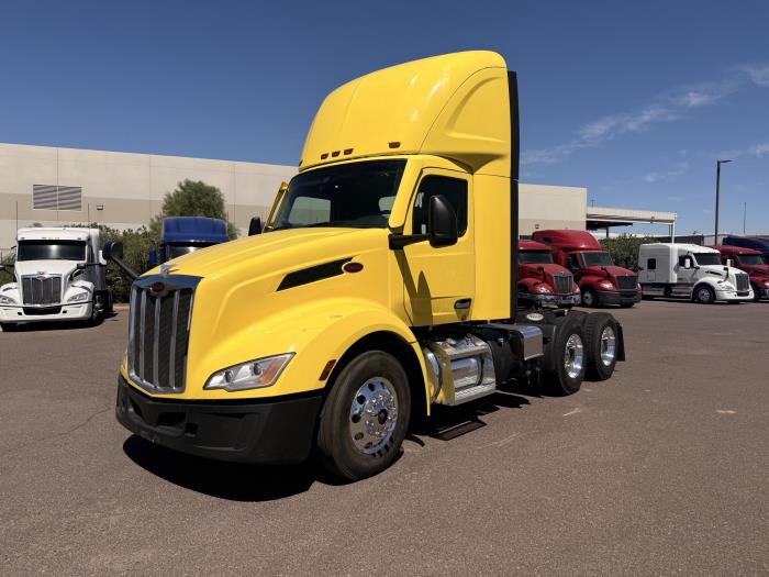 2023 Peterbilt 579-0