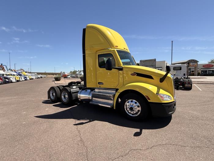 2023 Peterbilt 579-6