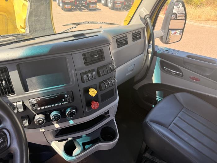 2023 Peterbilt 579-13