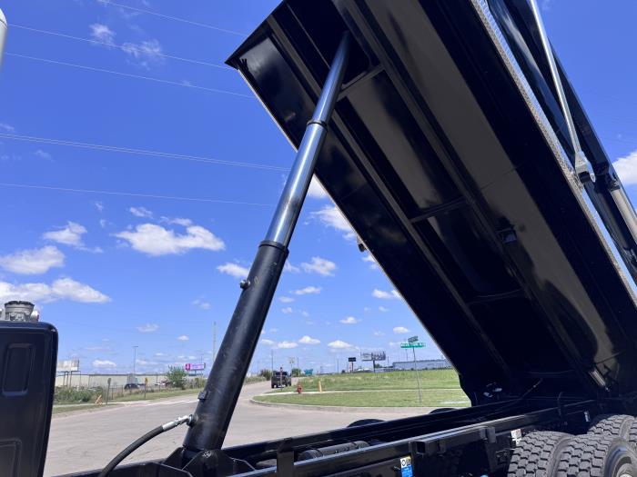 2027 Peterbilt 567-18
