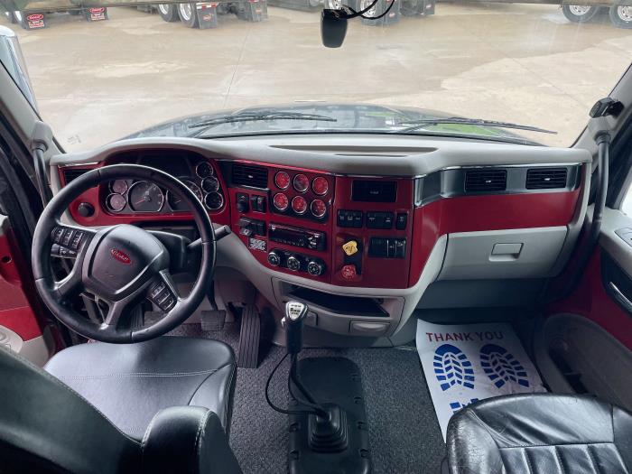 2021 Peterbilt 579-9