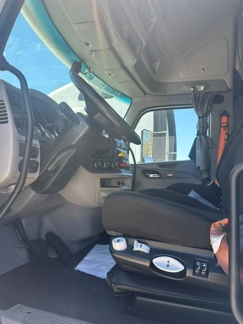 2021 Peterbilt 579-12