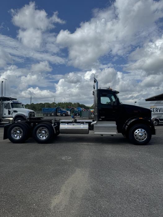 2027 Peterbilt 567-6