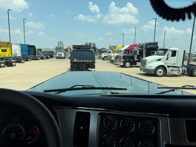 2027 Peterbilt 589-48