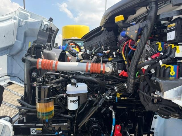 2027 Peterbilt 548-21