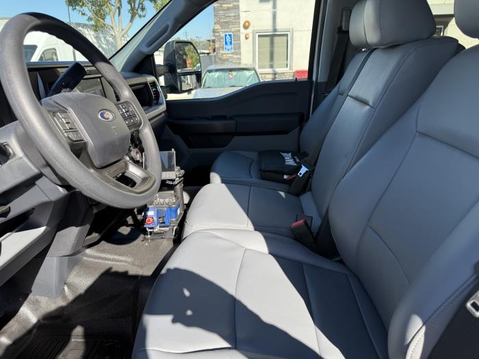 2026 Ford F-550-33