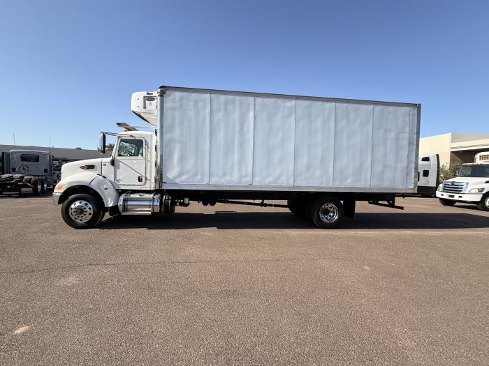 2020 Peterbilt 337-1