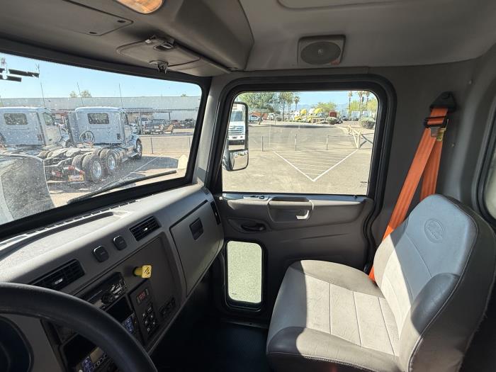 2020 Peterbilt 337-12