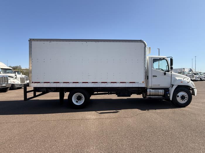 2018 Hino 268A-6