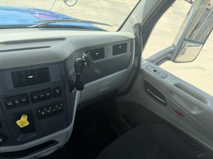 2020 Peterbilt 567-25