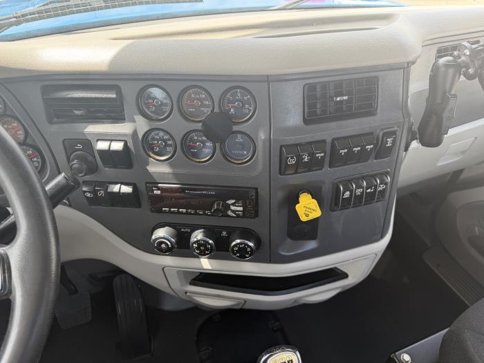 2020 Peterbilt 567-26