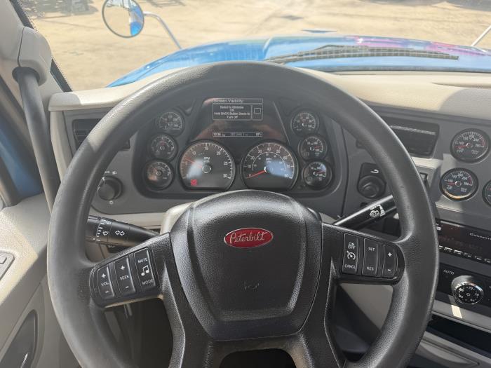 2020 Peterbilt 567-28