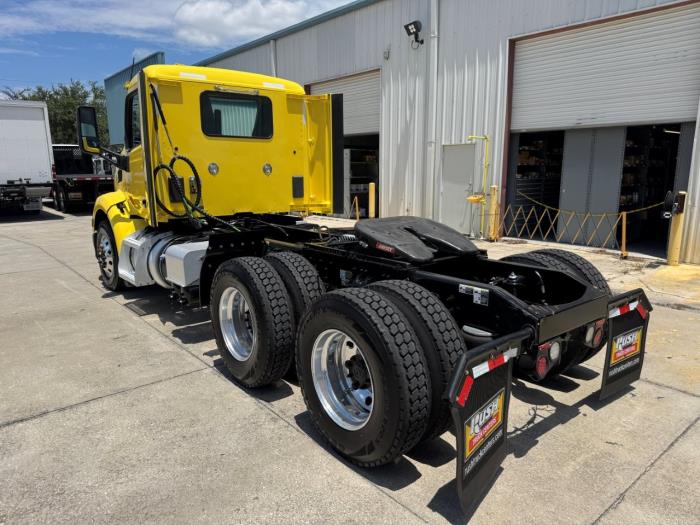 2021 Peterbilt 579-6