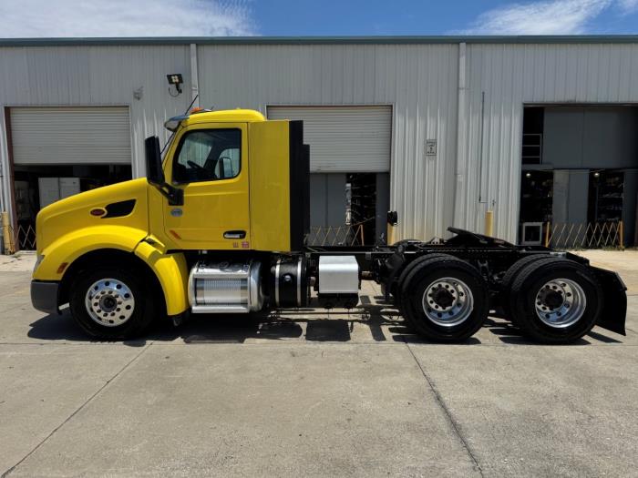 2021 Peterbilt 579-7