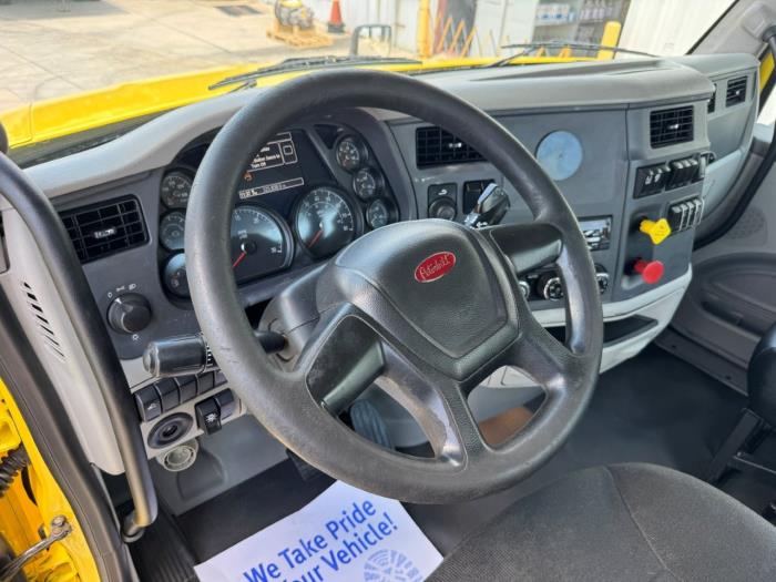 2021 Peterbilt 579-18