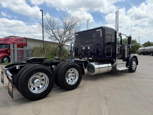 2027 Peterbilt 589-7