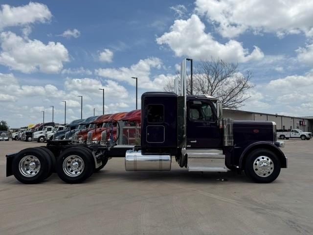2027 Peterbilt 589-8