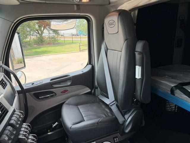 2027 Peterbilt 589-22