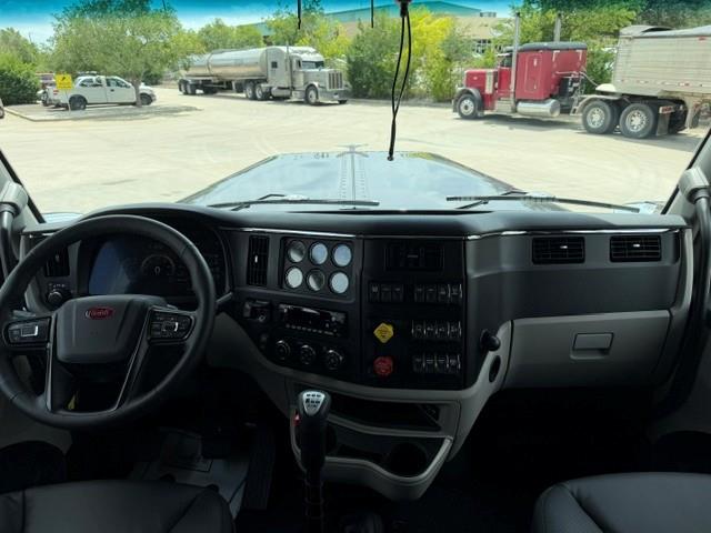 2027 Peterbilt 589-35