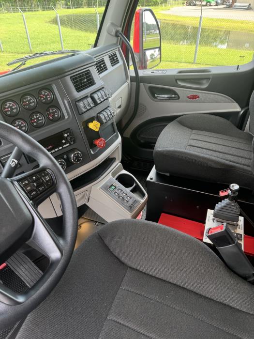 2027 Peterbilt 567-12