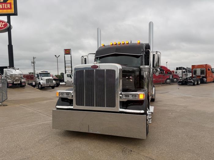 2027 Peterbilt 589-2