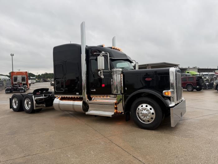 2027 Peterbilt 589-8