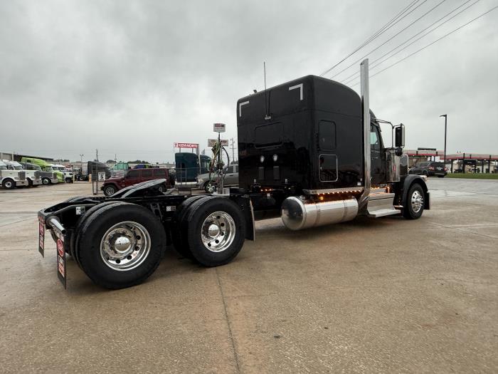 2027 Peterbilt 589-14