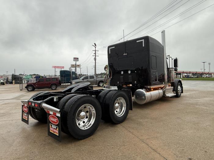 2027 Peterbilt 589-15
