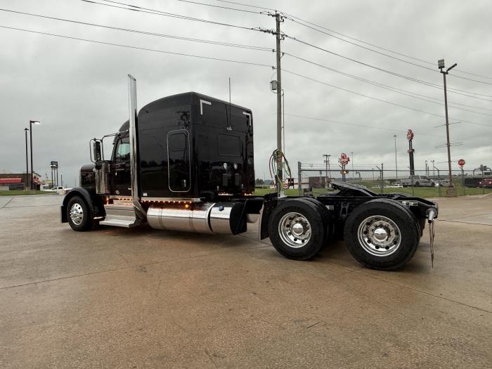 2027 Peterbilt 589-23