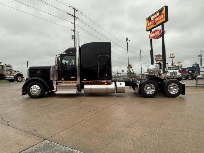 2027 Peterbilt 589-27