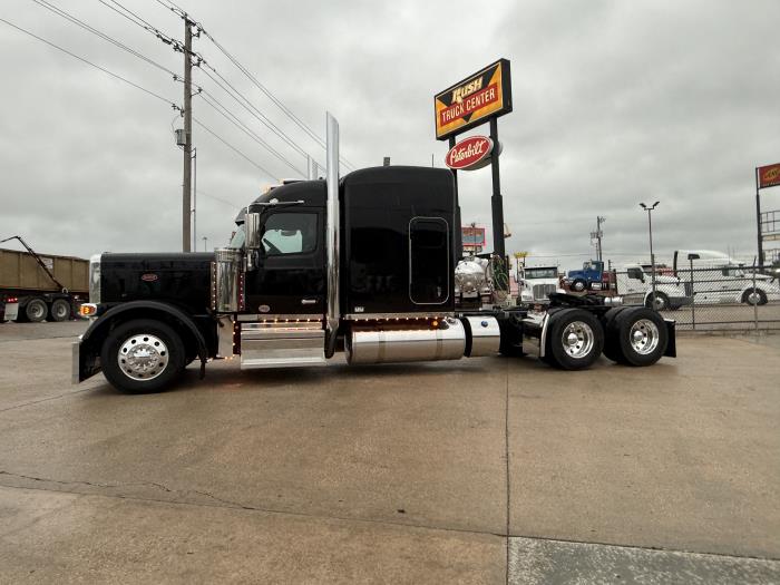 2027 Peterbilt 589-30