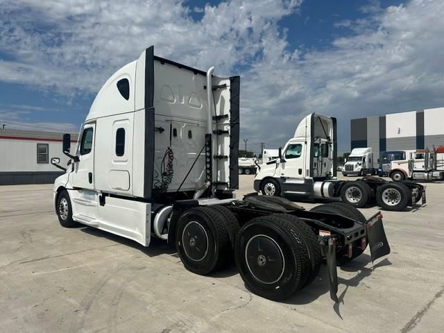 2021 Freightliner Cascadia-8