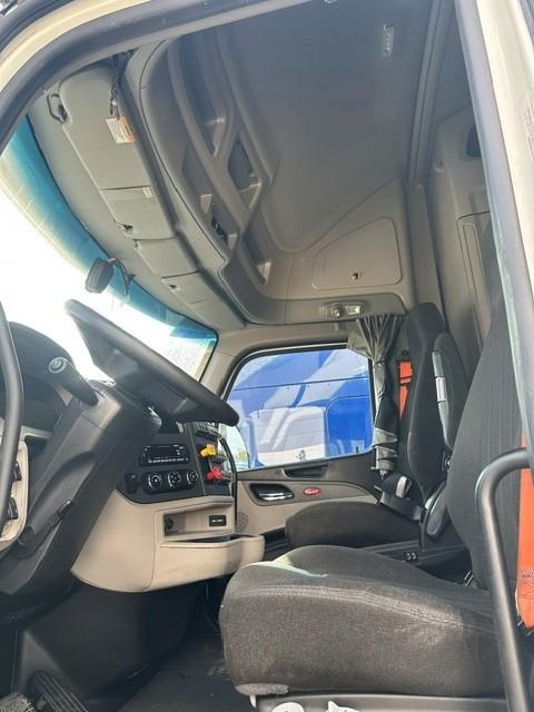 2022 Peterbilt 579-2